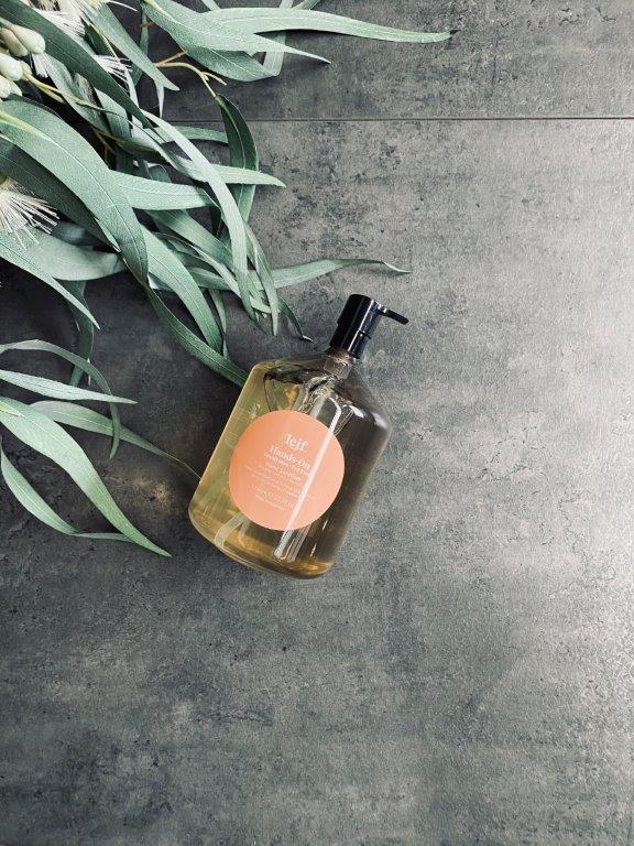 pago-leif-gel_sanitiser_hands_on-1500ml1