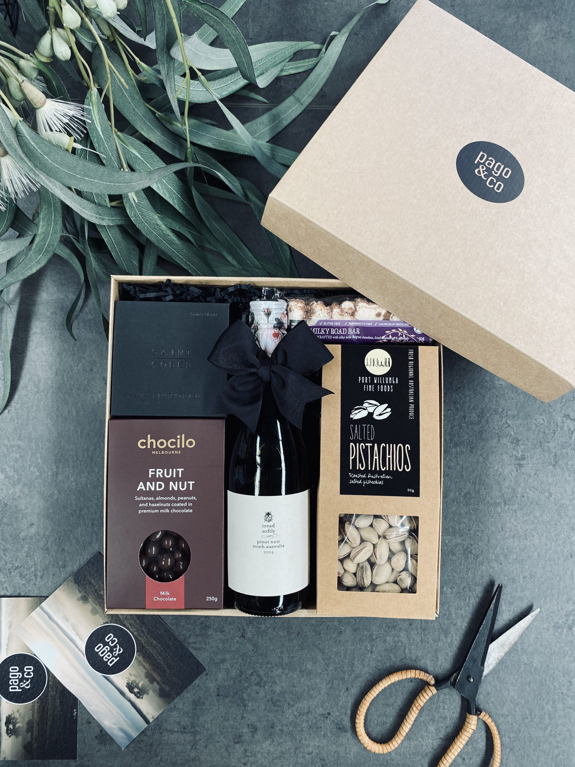 pago-notes_and_nibbles-gift_box pago-notes_and_nibbles-gift_box