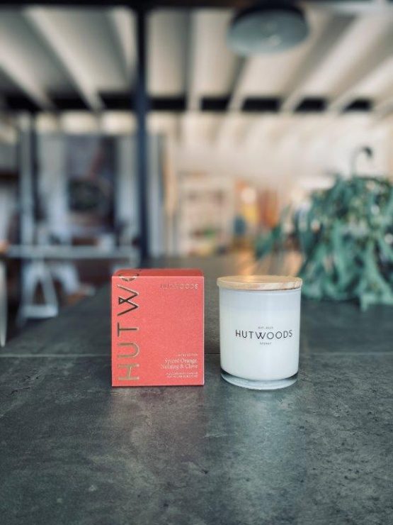 Hutwoods - Candle, Limited Edition Christmas Fragrance - Spiced Orange, Nutmeg and Clove (250g)