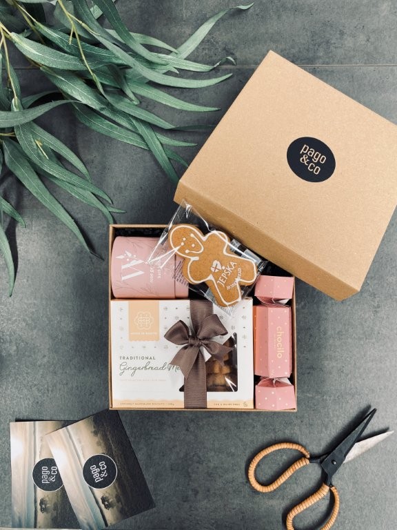 pago-let_it_glow-gift_box