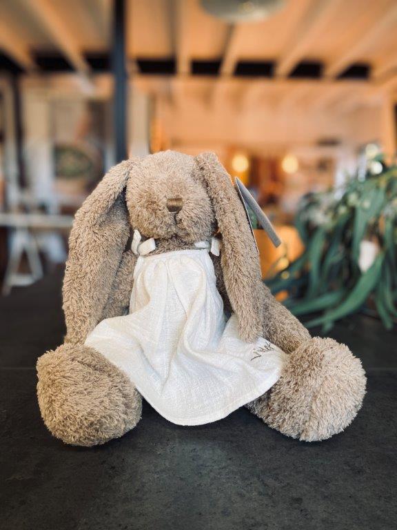 pago-nana-huchy-mrs_honey_bunny_white