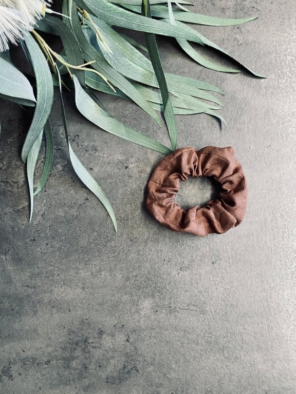 pago-100%_handmade_linen_scrunchie-brown pago-100%_handmade_linen_scrunchie-brown
