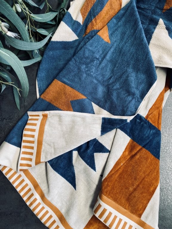 Pony Rider - Canyon River Large Towel (Natural/Blue) - Image 3