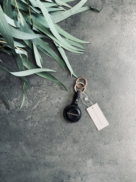 pago-louenhide-opal_airtag_case_black