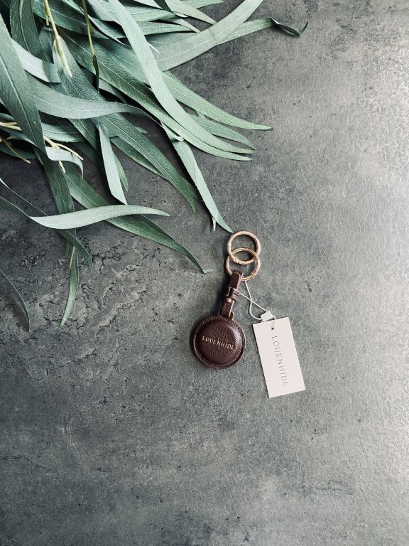 pago-louenhide-opal_airtag_case_chocolate