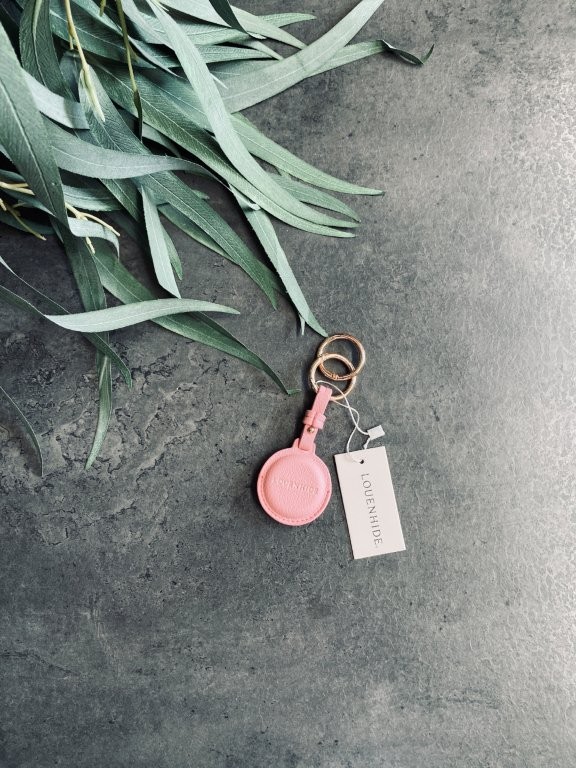 pago-louenhide-opal_airtag_case_pink