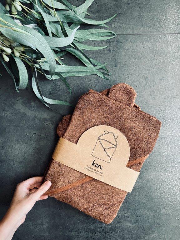 Kiin – Hooded Towel, Chocolate