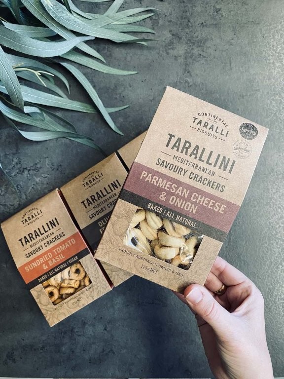 Continental Tarallini Biscuits - Savoury Crackers, Parmesan Cheese and Onion (125g)